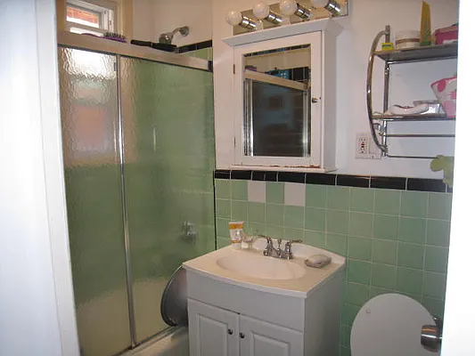 Rented by Alexiou Realty | media 36
