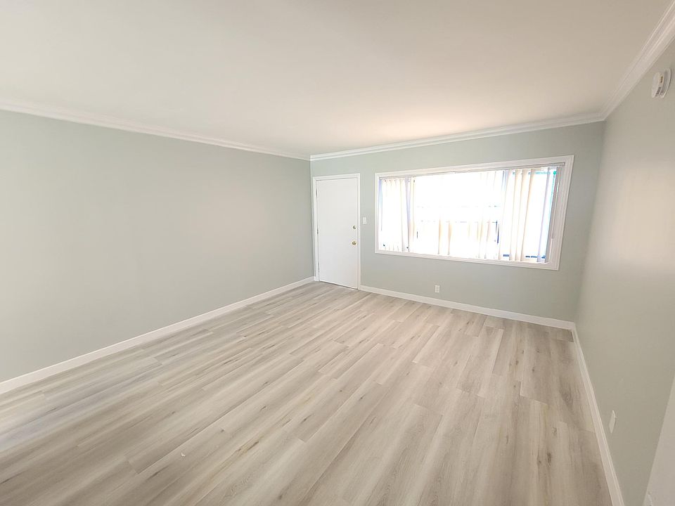 1st image of 1054 W 110th St #6