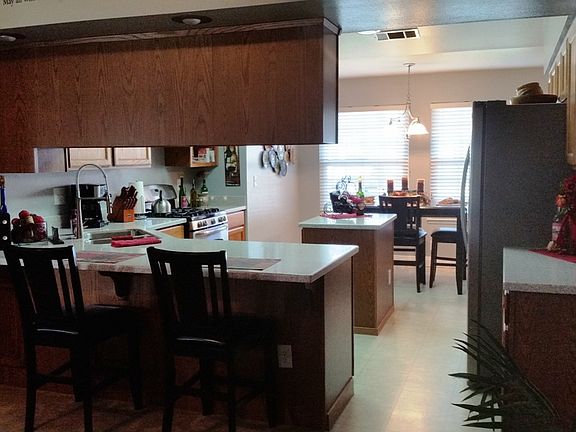 4th image of 993 Greenwood Ct