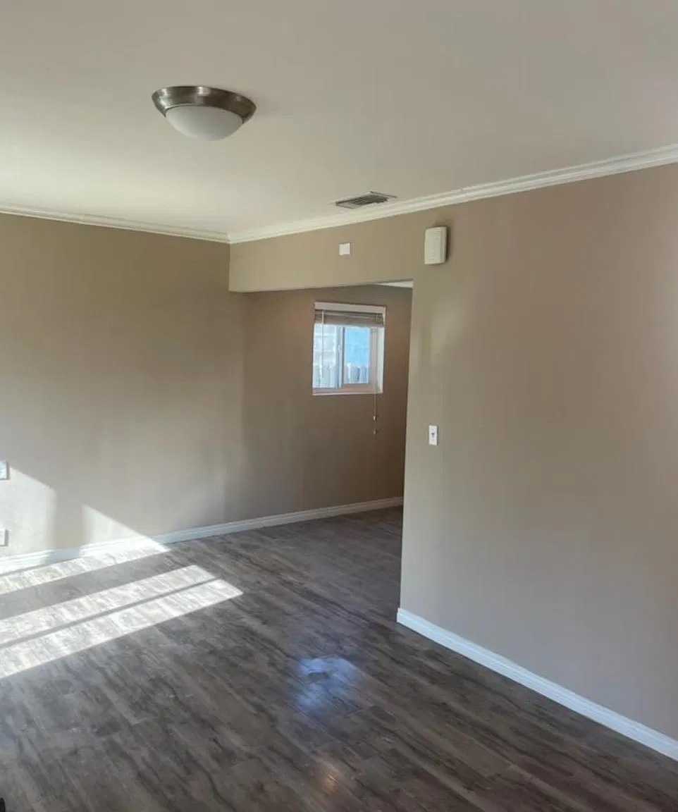 220 S Heliotrope Avenue — Photo 3