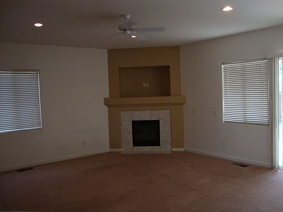3rd image of 929 Bay Hill Way