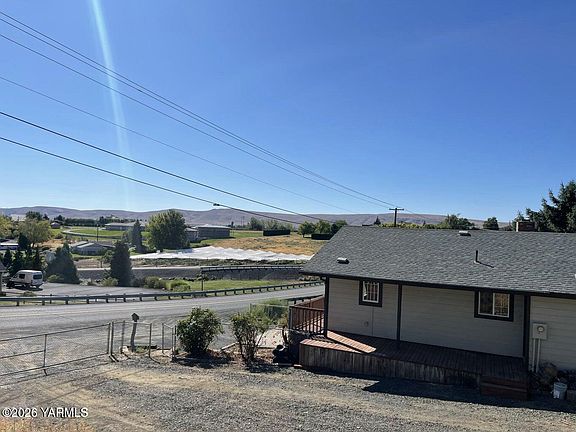3rd image of 1602 Stein Rd