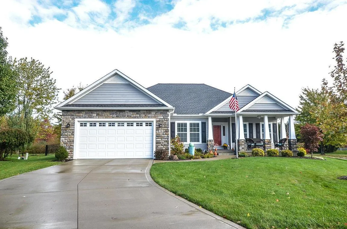 38 Corbin Dr N photo 1