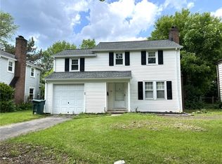 140 Shelbourne Rd, Rochester, NY 14620
