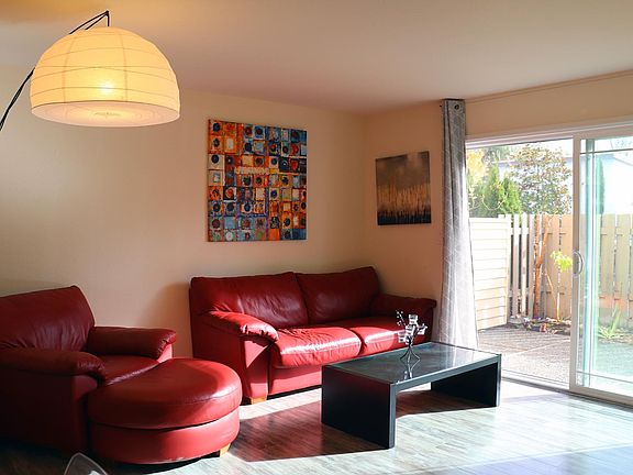3rd image of 79 Fully Furnished Townhouse 513 142nd Ave SE #79