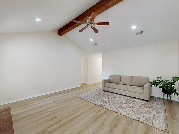 5th image of 1713 Laura Ln