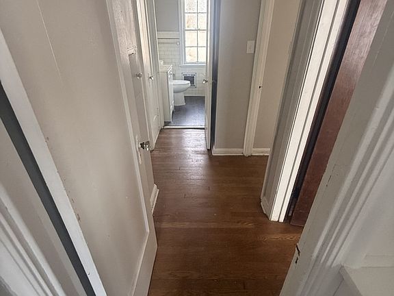 5th image of 3718 Gridley Rd