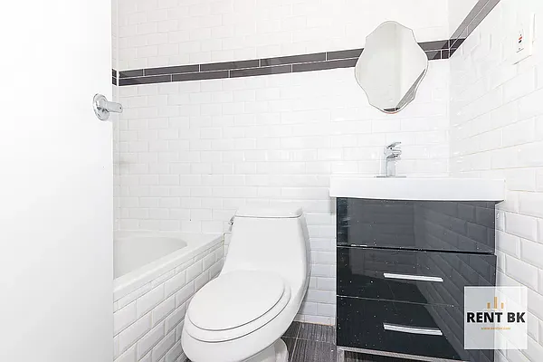 Rented by RENTBK LLC | media 21