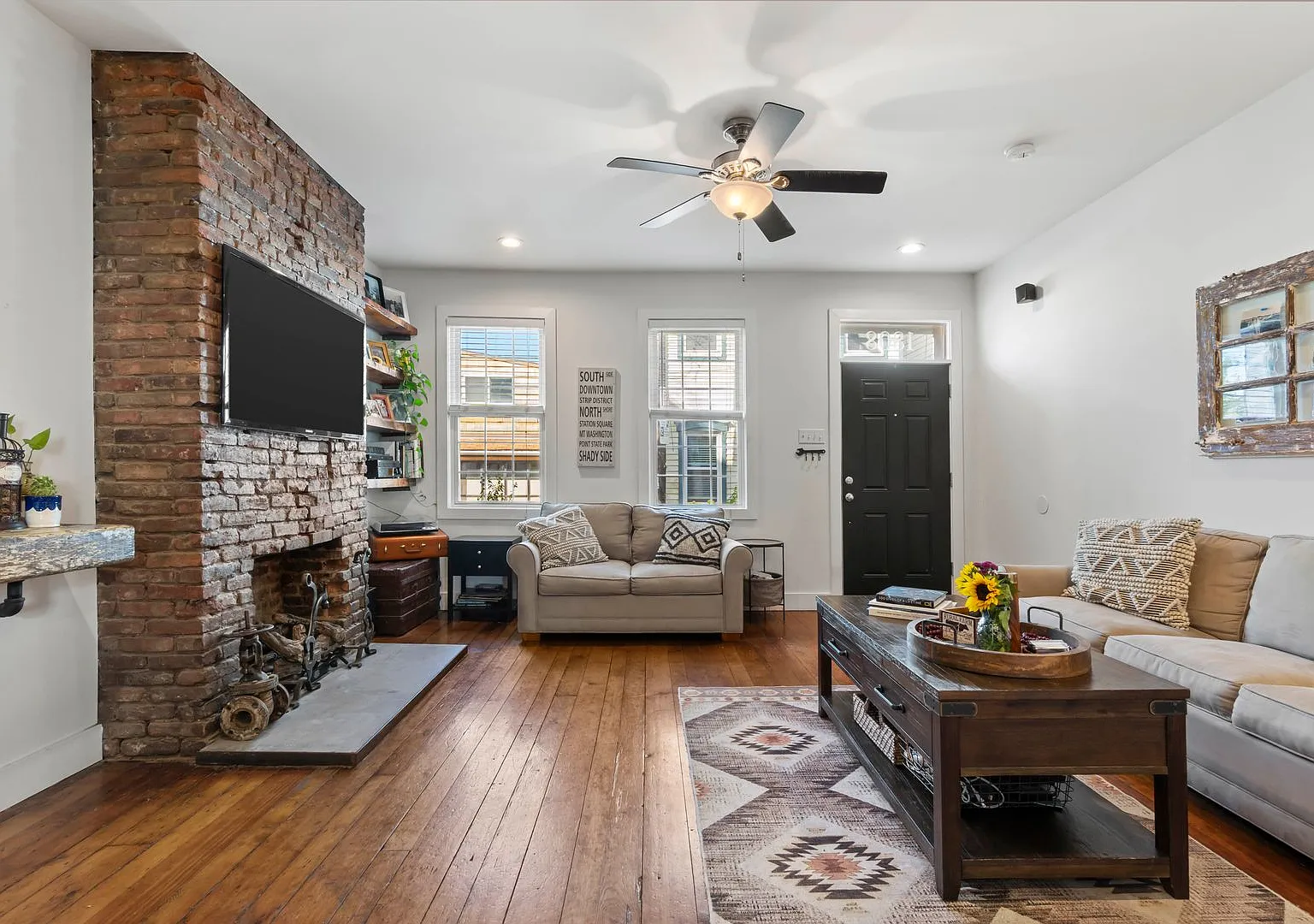 Available Oct 15th! Beautifully Updated 3-Bedroom Home with Private Patio in the Heart of South S... — Photo 3