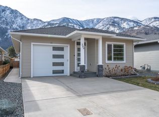 389 10th Ave, Keremeos, BC V0X1N3