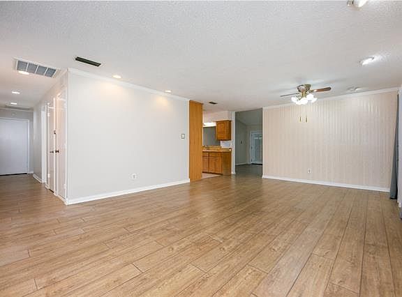 4th image of 3129 Manchester Dr