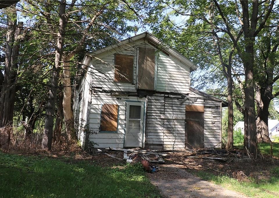 2nd image of 58 Grove St