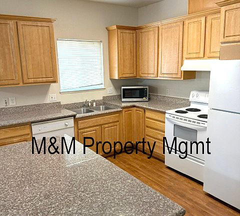 3rd image of 3126 W St APT 1