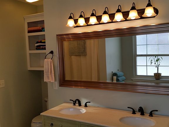 2nd image of 509 Columbus Ct