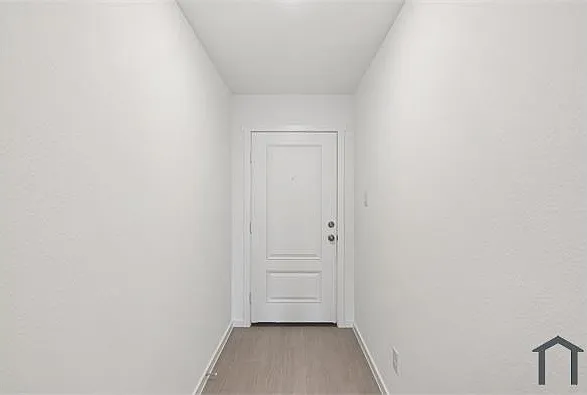1629 Lercara Ln — Photo 32