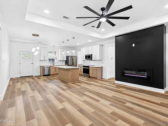 4th image of 1812 Tradewinds Dr