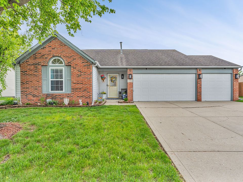 1st image of 8375 Eagles Nest Dr