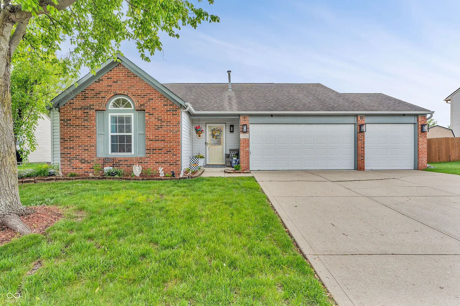 8375 Eagles Nest Dr photo 1