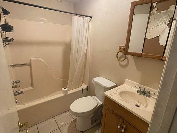 2nd image of 3185 SW Crumpacker Street