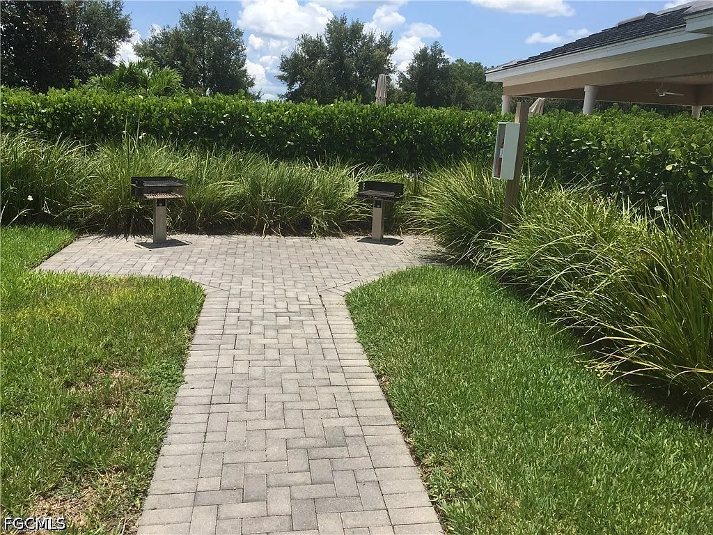 2 bed, 2.0 bath, 1916 sqft, $3,500 — Photo 2