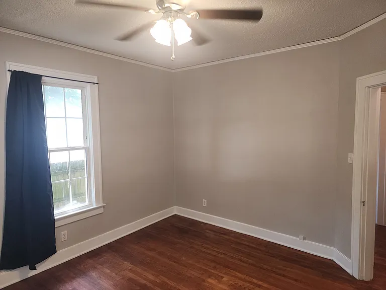 753 N McLean Blvd — Photo 19
