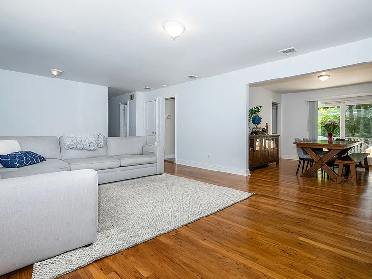 18 Carlyle Pl — Photo 4