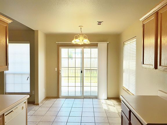 4th image of 200 Elizabeth Dr