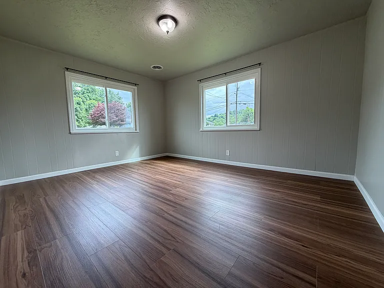 407 Rothey Dr — Photo 8