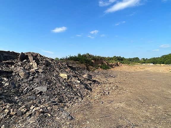 4th image of 25/70 W Highway 25/70