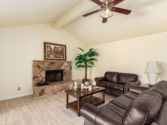 3rd image of 7732 W Cholla St