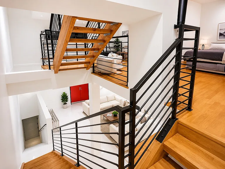 815 Hampton Dr #7B — Photo 2