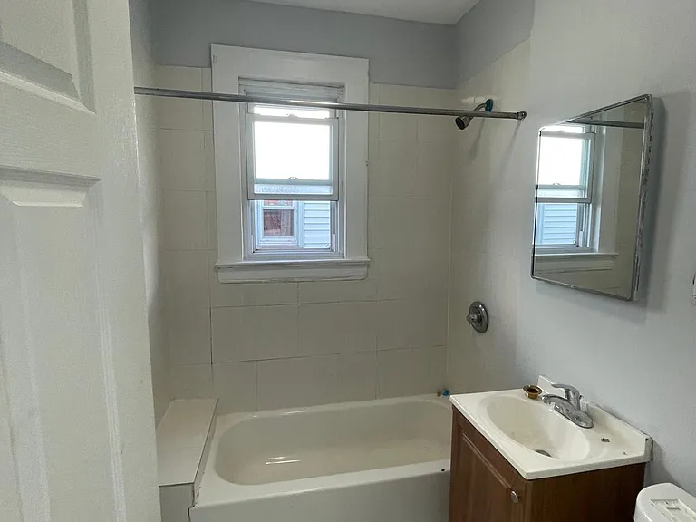 303 Hobson St #2R — Photo 6