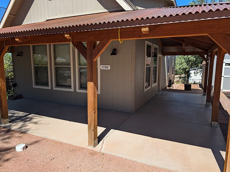 1304 N Easy St — Photo 2