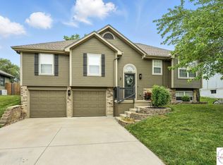 1125 SW Hillcrest Dr, Blue Springs, MO 64015