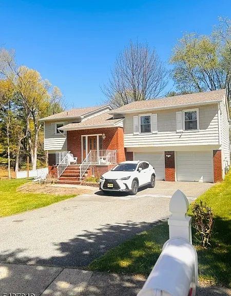7 Doremus Dr — Photo 2