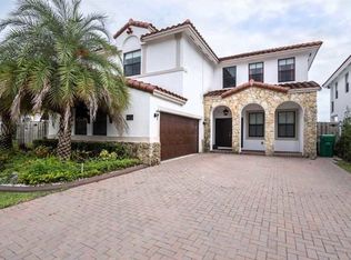 9820 NW 8th Ter, Miami, FL 33172