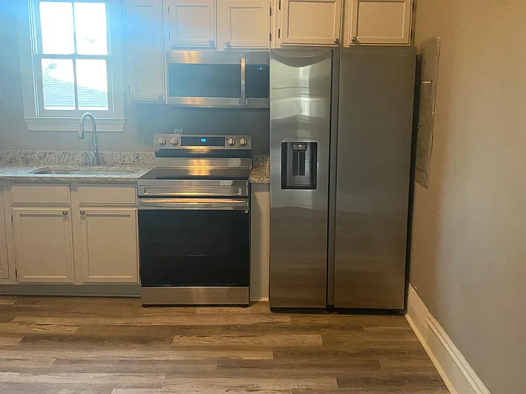 661 Gillette Ave SW — Photo 3