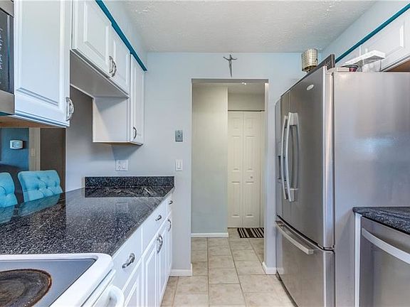 5th image of 638 Sunset Cir