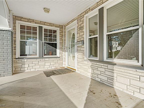 5th image of 313 Nassau St E
