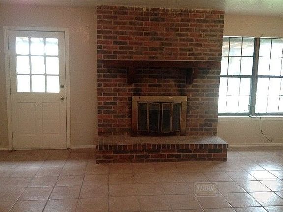 5th image of 28877 McLelland Dr
