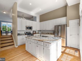 6255 Cozy Glen Ct, Alexandria, VA 22312
