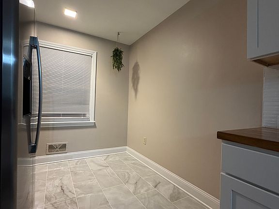 5th image of 306 Trinkle Ave NE #1