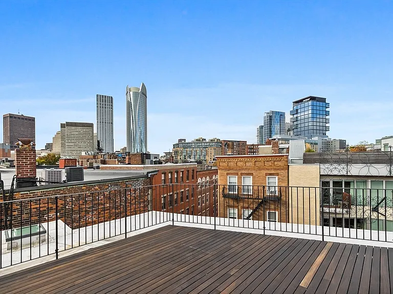133 Salem St #PENTHOUSE — Photo 25