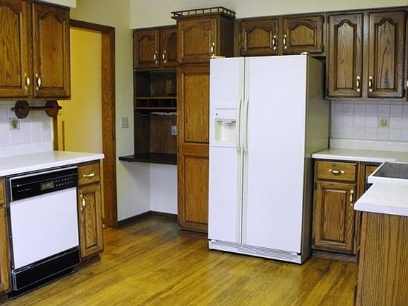 5th image of 32 Elm Acres Dr