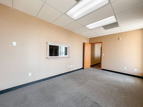 4th image of 555 S Schuyler Ave #11171919