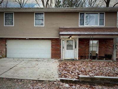 31 Hawthorn Ln, Chester, WV, 26034