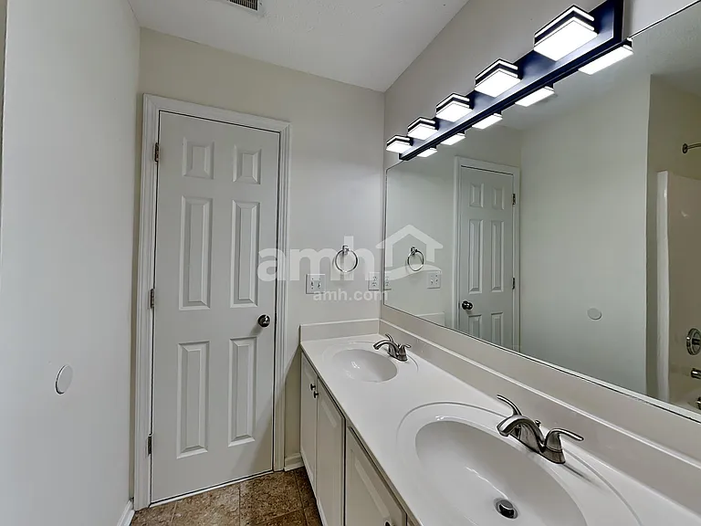2840 Meadow Gln — Photo 16