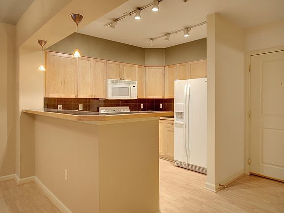 3rd image of 1525 NW 57th St Unit 202