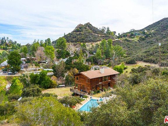 2nd image of 1850 Olivera Dr