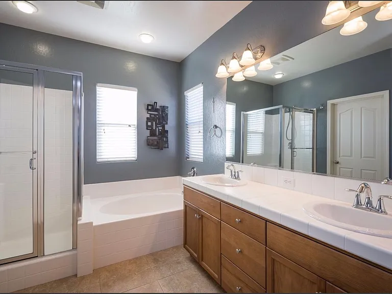 10586 N Whitney Ave — Photo 11